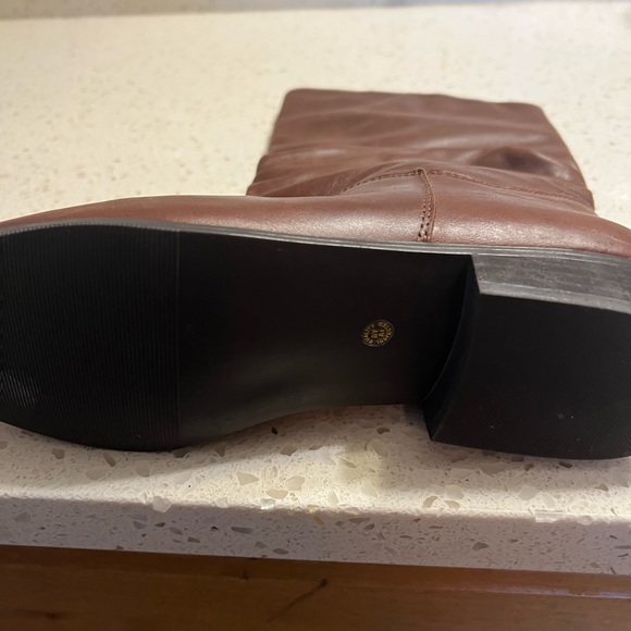High Brown Boots - Picture 5 of 5